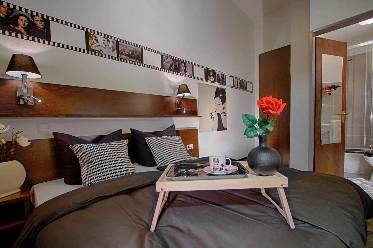 Aparthotel Am Muenzplatz Κόμπλεντς Εξωτερικό φωτογραφία